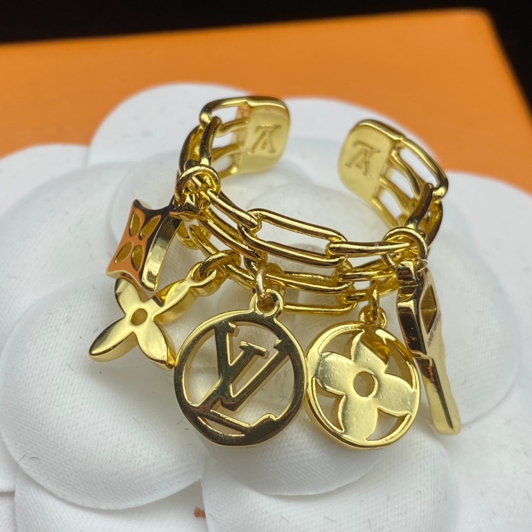 Profilbild Klassisch Key Monogram Anhänger Ring