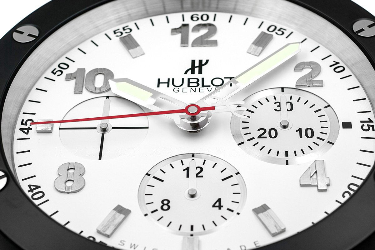 Hublot Big Bang Wanduhr – Schwarz & Weiß – Ansicht 2