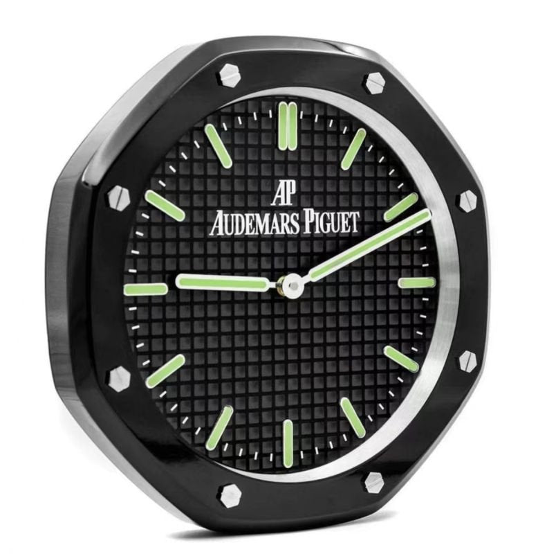 AP Royal Oak Wanduhr – Schwarz & Grün mit Leuchtzifferblatt – Ansicht 2