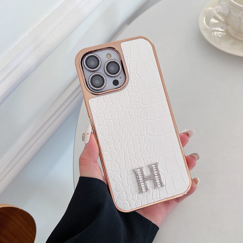 iPhone-Hülle mit roségoldenem Schmuckdetail – Originalansicht 16