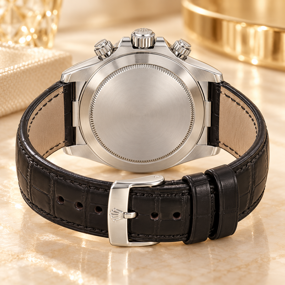 Irisel Chronograph, geschlossene Rückseite und geöffnetes schwarzes Band