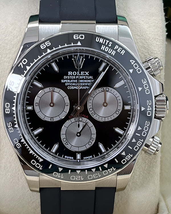 Nuit Argent – Schwarze Armbanduhr mit Kontrastanzeigen – 40 mm – Referenzfoto