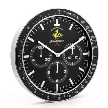 Omega Speedmaster Moonwatch Wanduhr – 50 Jahre, Silber – Ansicht 2