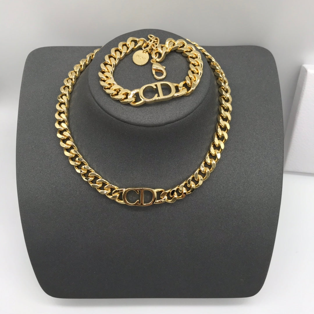 Profilbild Dove Gold Chain Design Halskette & Armband 2 Set