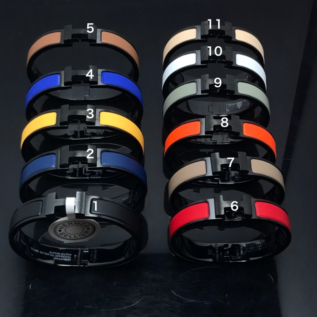 Profilbild Black Soldier Happy Armband