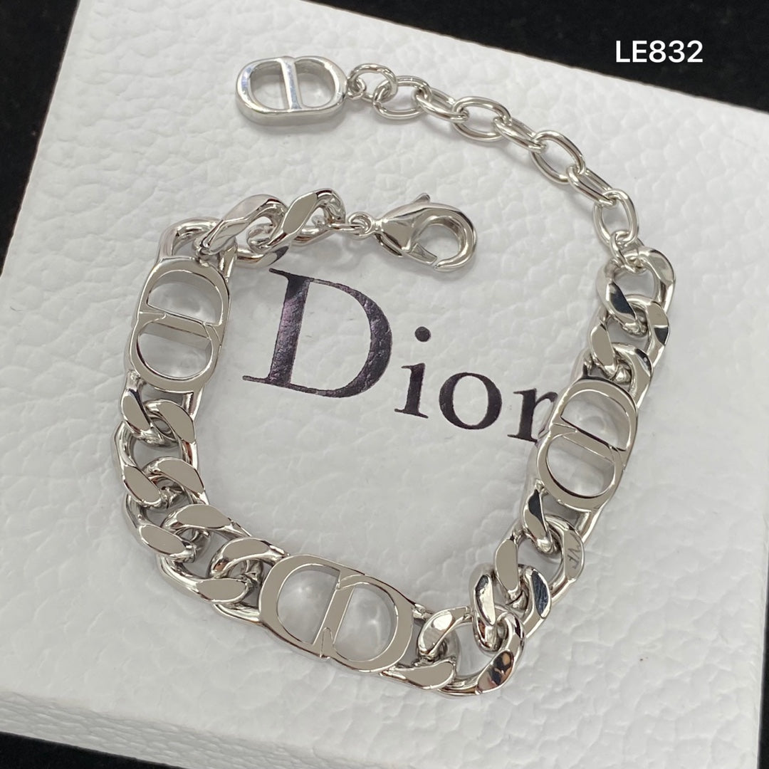 Profilbild Dove Chain Armband & Halskette Set