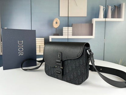 Klassische Leder-Crossbody-Tasche – Originalansicht