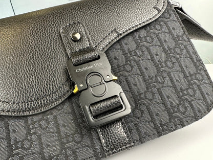 Klassische Leder-Crossbody-Tasche – Originalansicht