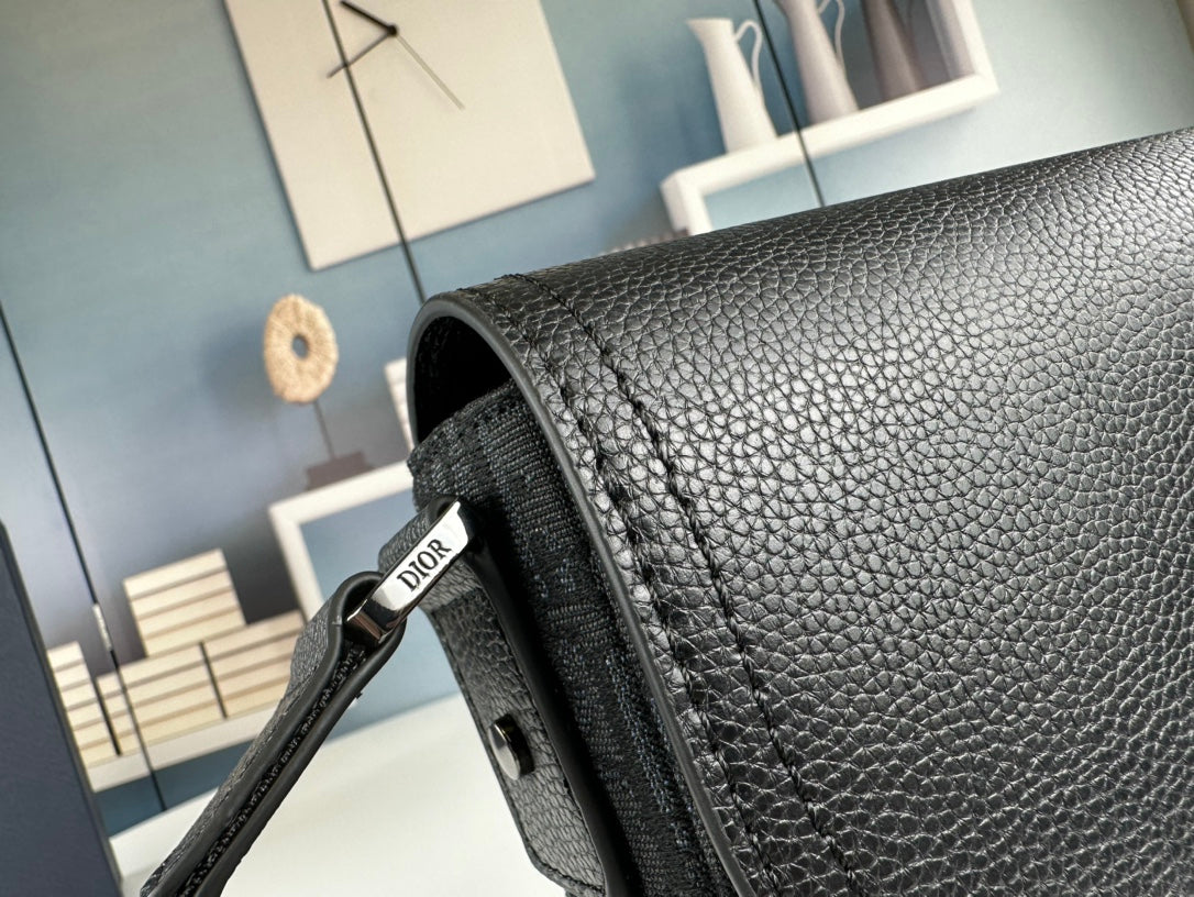 Klassische Leder-Crossbody-Tasche – Originalansicht