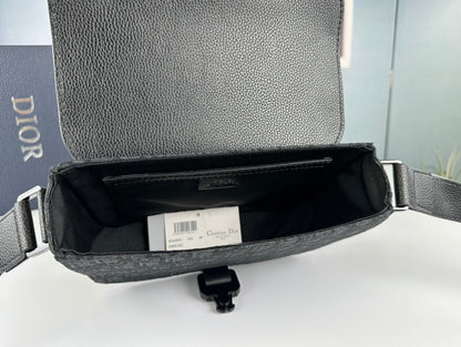 Klassische Leder-Crossbody-Tasche – Originalansicht