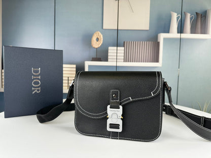 Klassische Leder-Crossbody-Tasche – Originalansicht