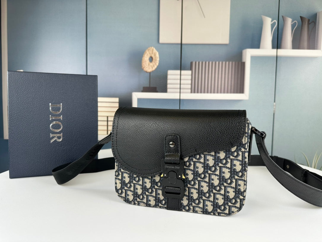 Klassische Leder-Crossbody-Tasche – Originalansicht