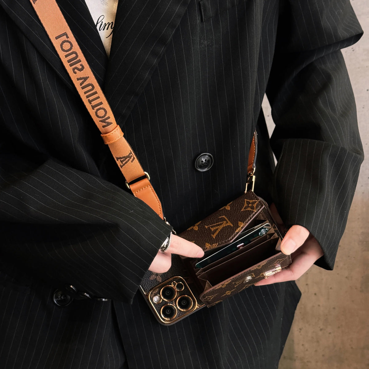 Fortschrittliche Leder-Wallet-Hülle in Braun – Ansicht 4