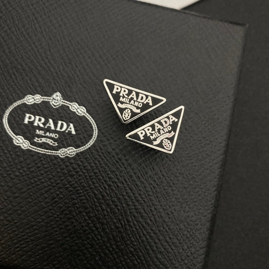 Profilbild Klassisch Hot Triangle Letter Stecker OhrRinge