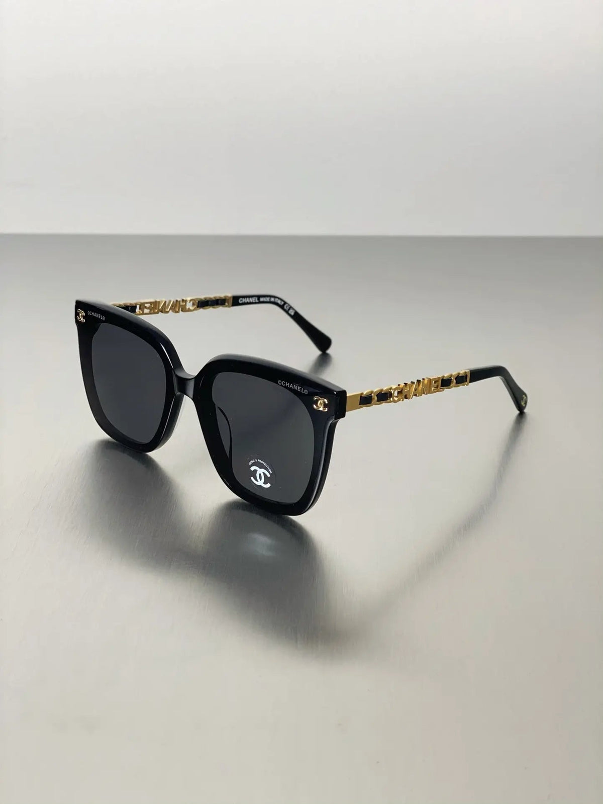 Oversize Statement-Sonnenbrille in Schwarz