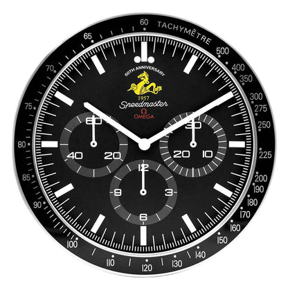 Omega Speedmaster Moonwatch Wanduhr – 50 Jahre, Silber – Ansicht 1