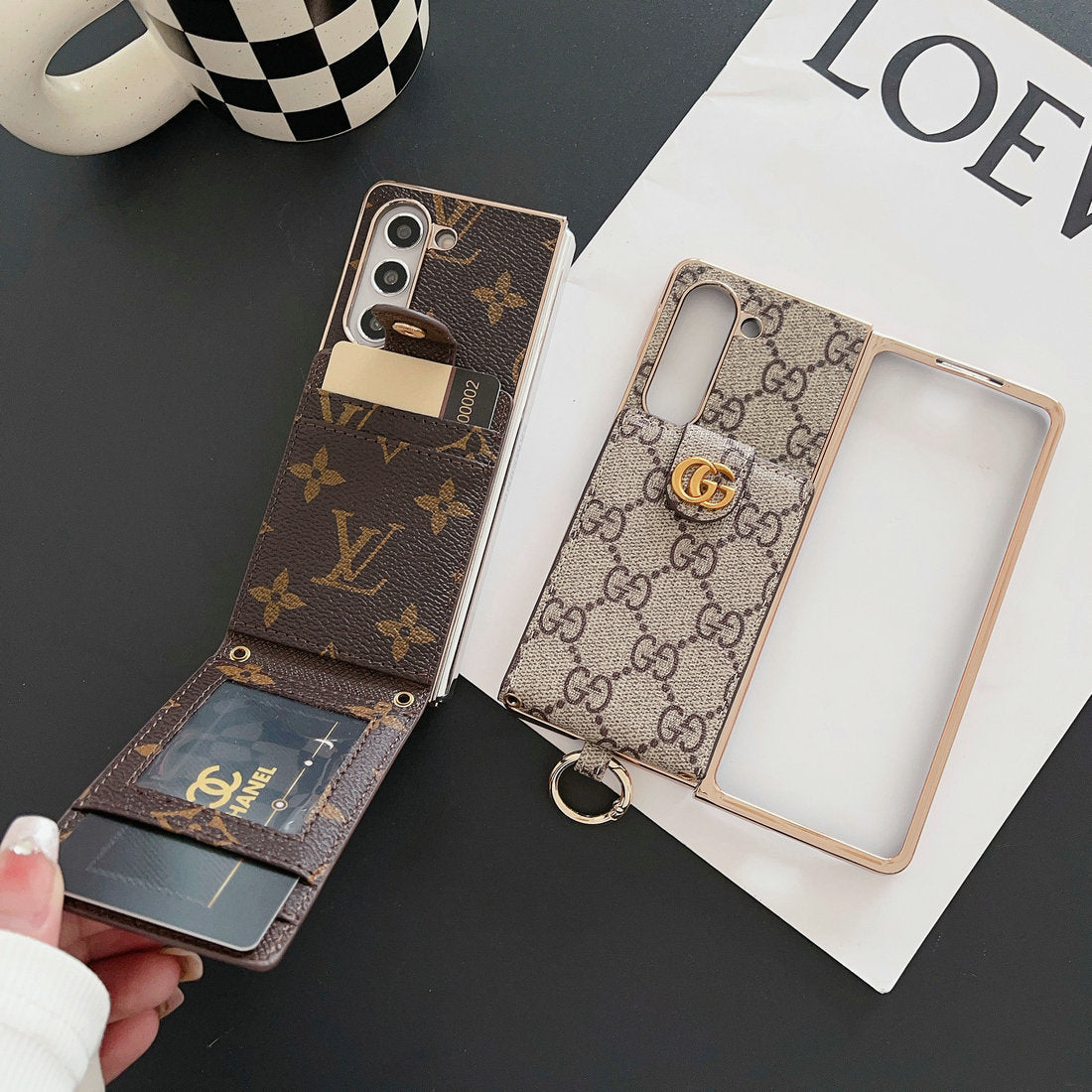 Monogramm-Crossbody-Kartenhülle für Samsung Z Fold – Originalansicht 6