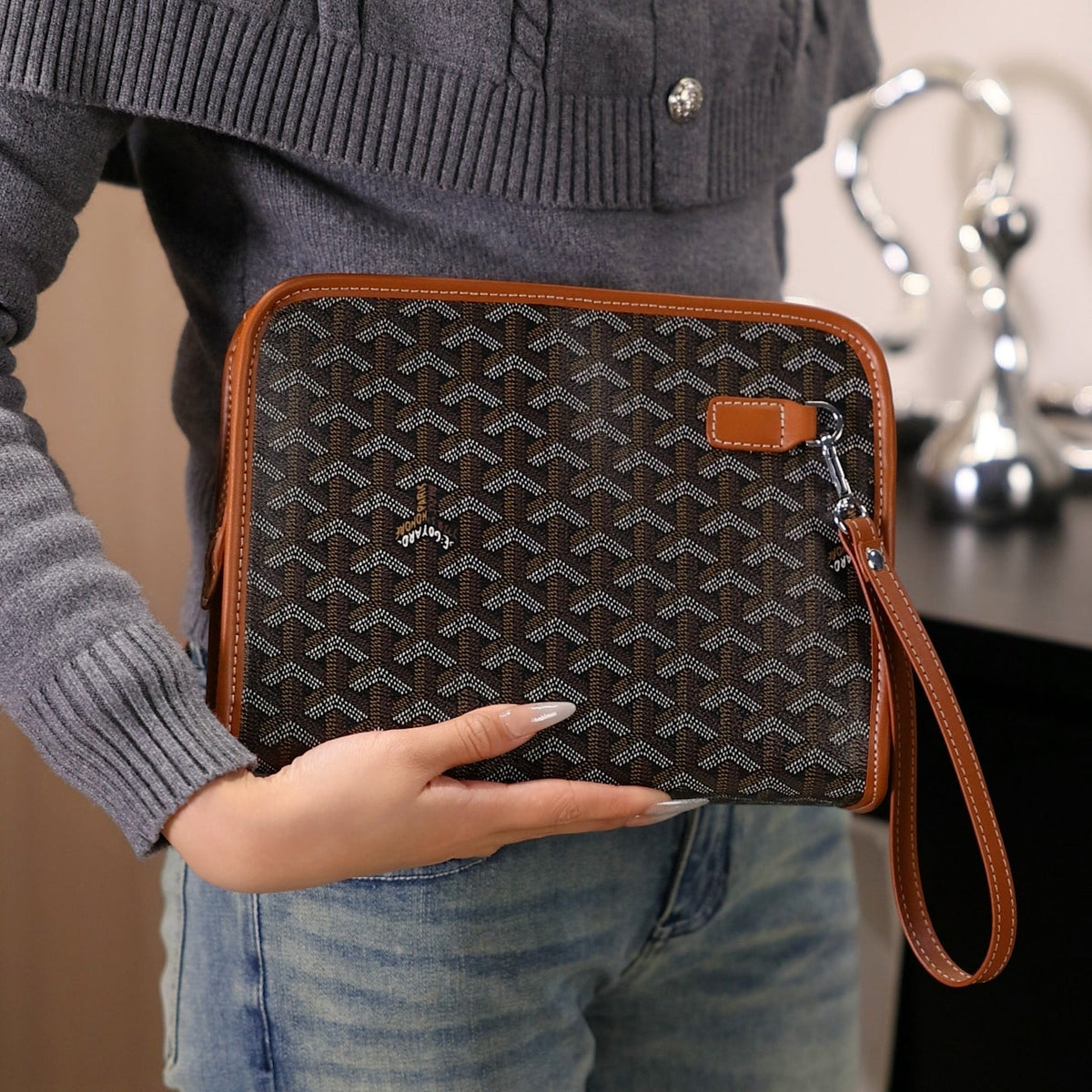 Stilvolle Velmont Unisex-Handtasche mit Handschlaufe – Originalansicht