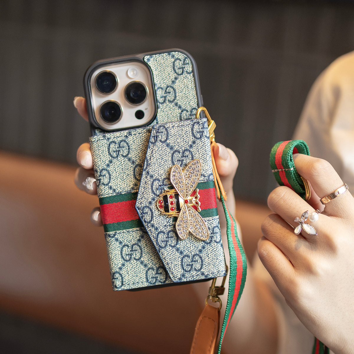 Premium Crossbody-Handyhülle mit Kartenfach – Ansicht 14