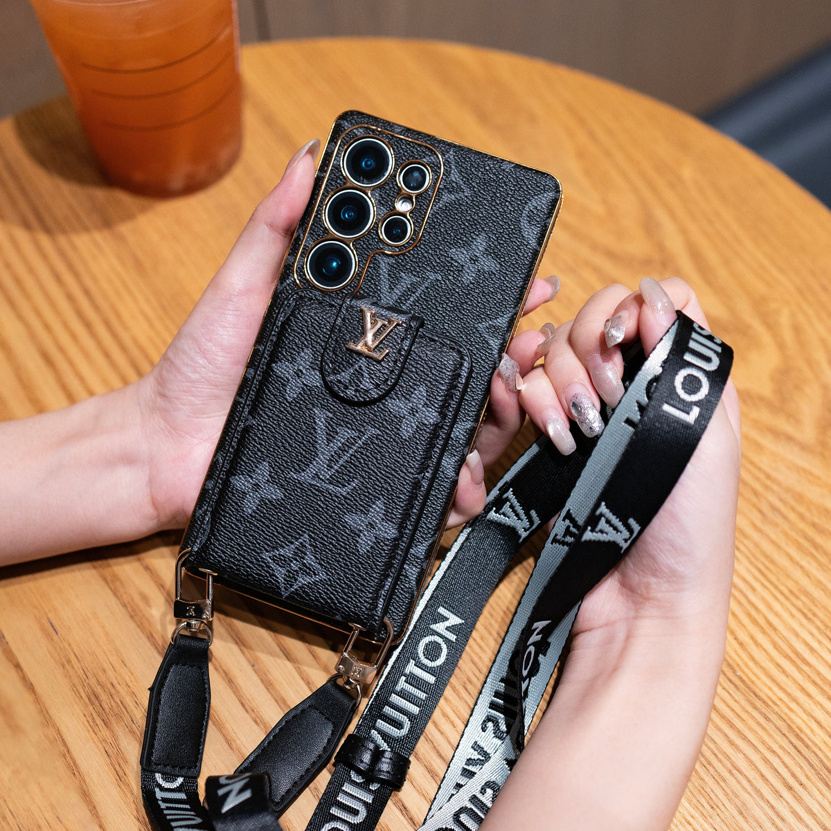 Monogramm-Multifunktionshülle mit Handgelenkriemen für Samsung – Originalansicht 11