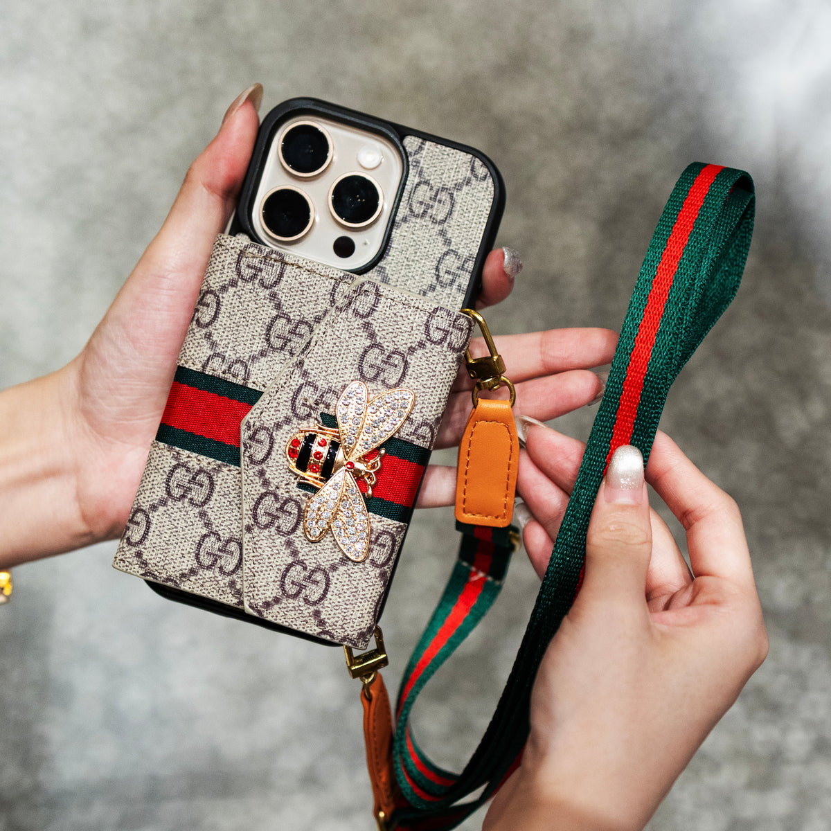 Premium Crossbody-Handyhülle mit Kartenfach – Ansicht 2