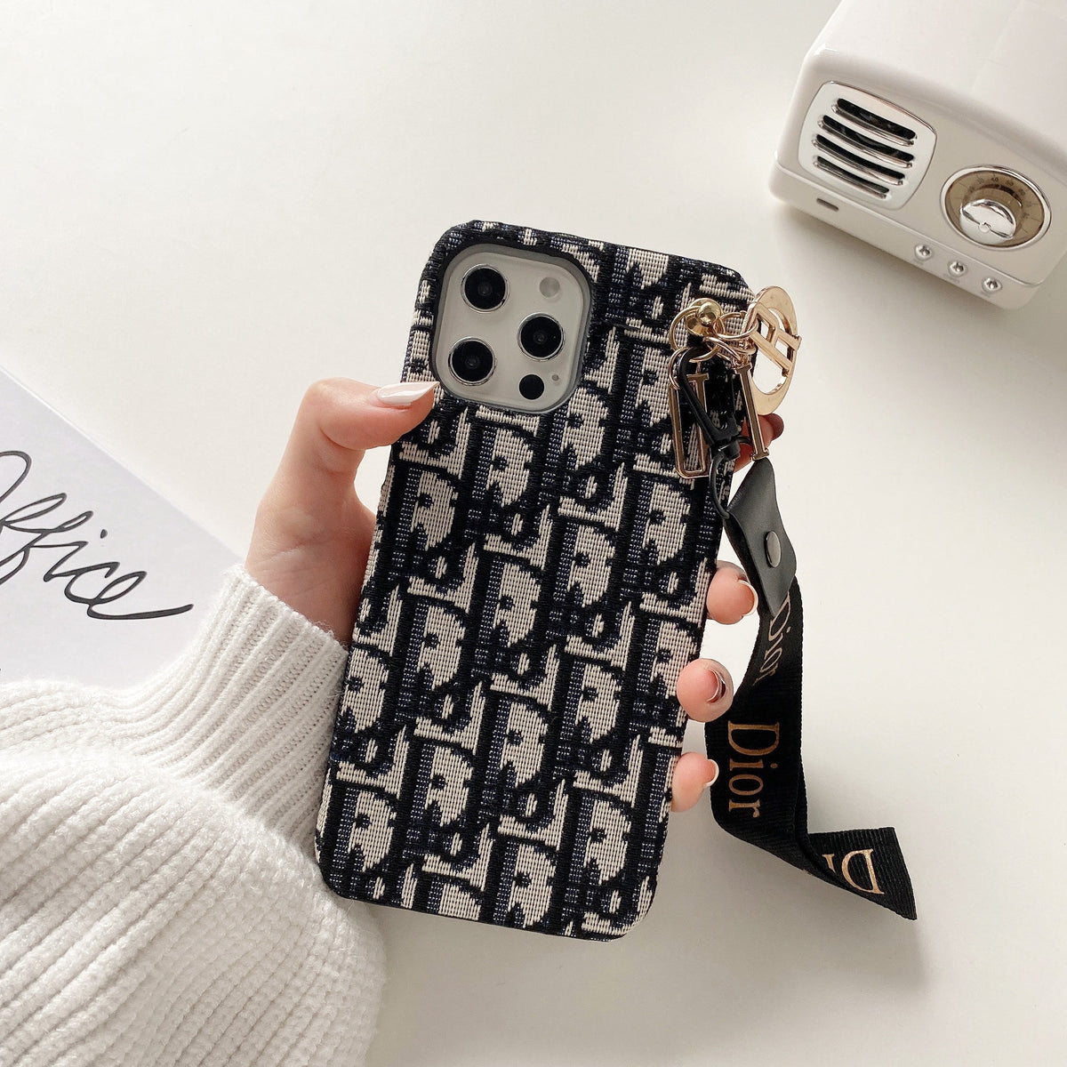 Elegante schwarze Handyhülle mit Schultergurt – Ansicht 6