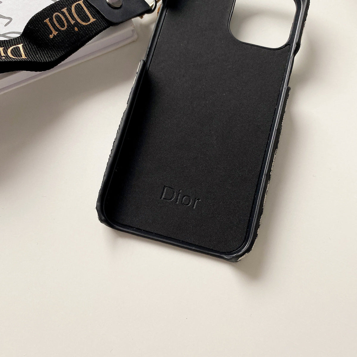 Elegante schwarze Handyhülle mit Schultergurt – Ansicht 7