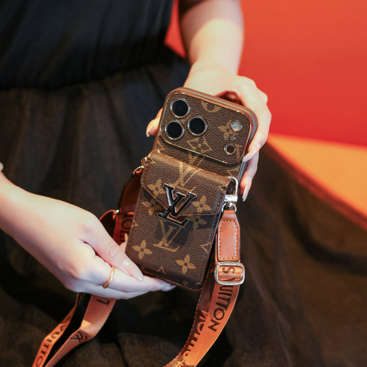 Klassische Luxus-Kartenhalter-Hülle mit Crossbody-Gurt – Ansicht 1