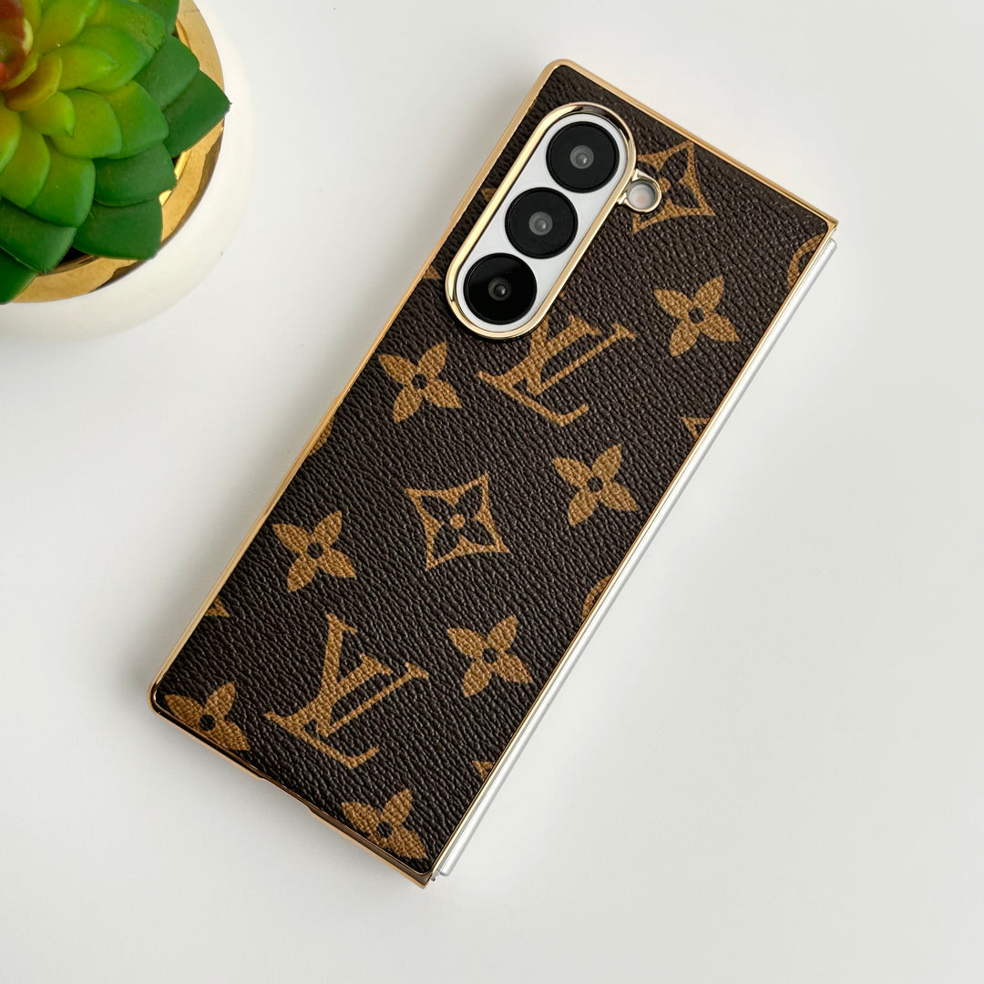 Goldfarbene Hülle in Lederoptik für Samsung Galaxy Z Fold 6 – Originalansicht 2