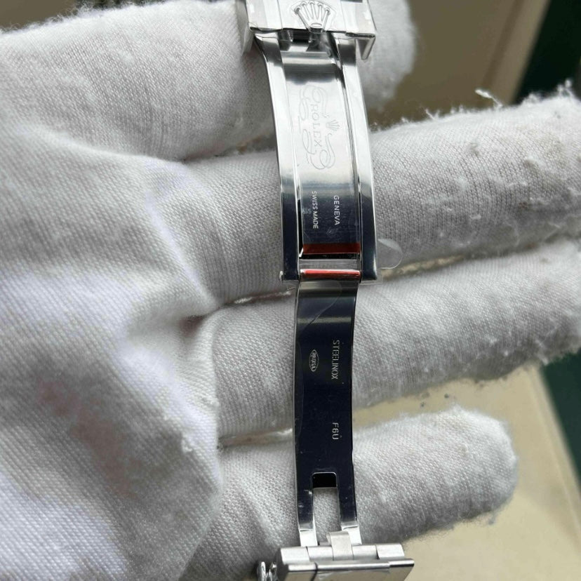 GMT-Master Batman Batgril Oyster 126710