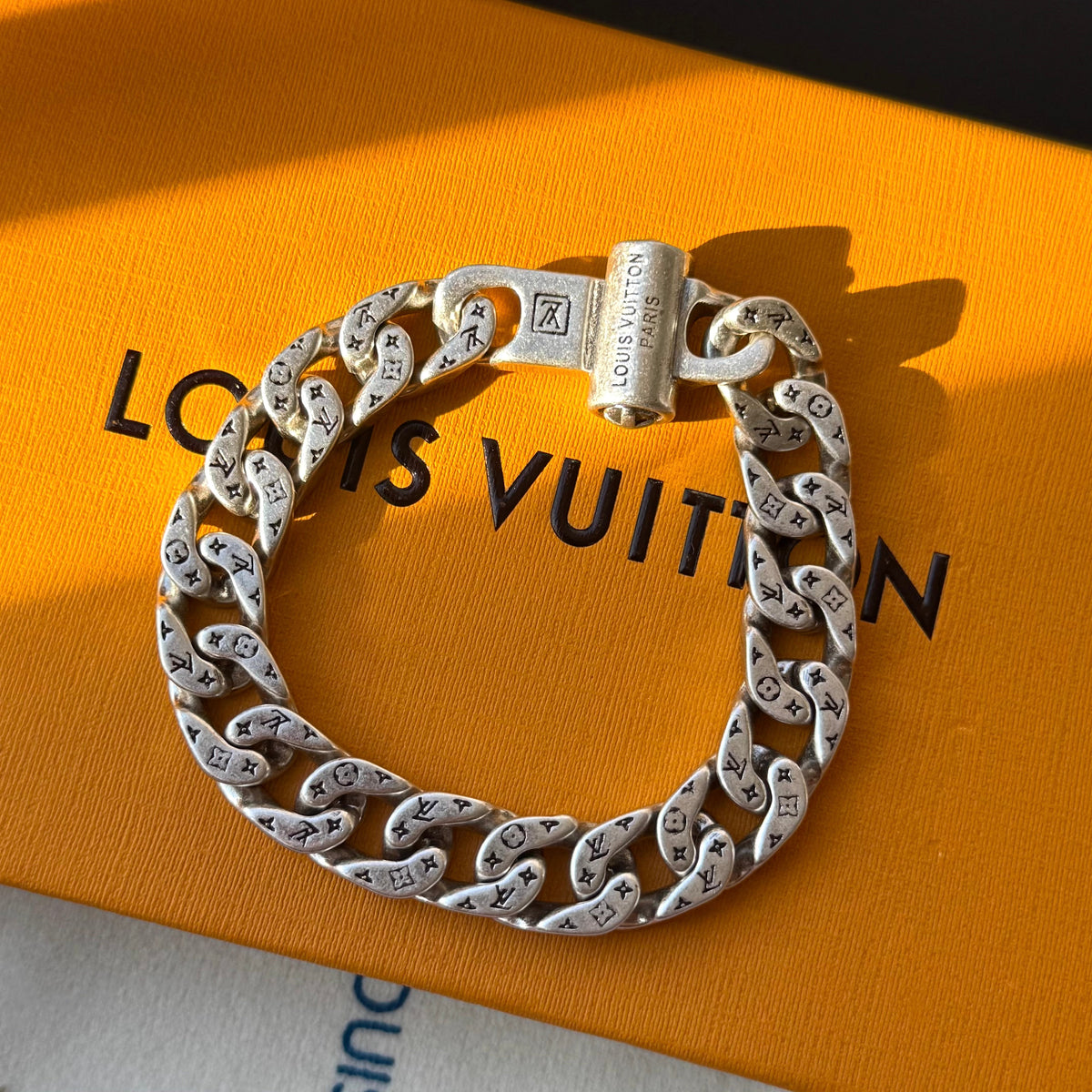 Profilbild Love Chain Together Armband