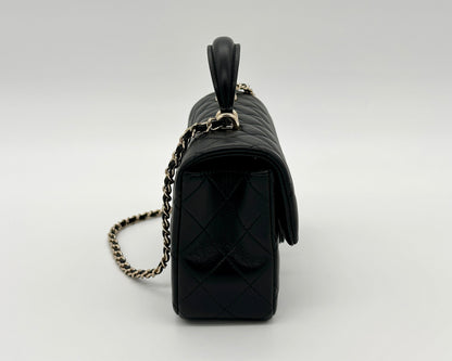 Luxuriöse Mini-Handtasche mit Tragegriff – Originalansicht