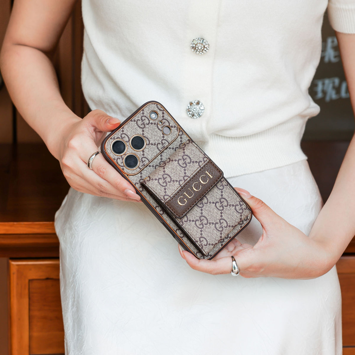 Vintage Wallet-Handyhülle mit Crossbody-Gurt – Ansicht 3