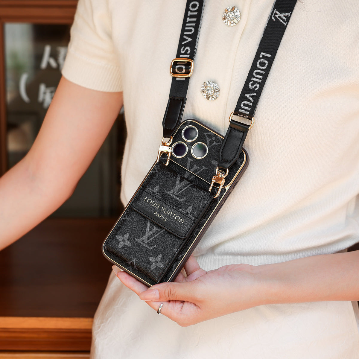 Klassische Luxus-Handyhülle mit Crossbody-Gurt – Ansicht 6