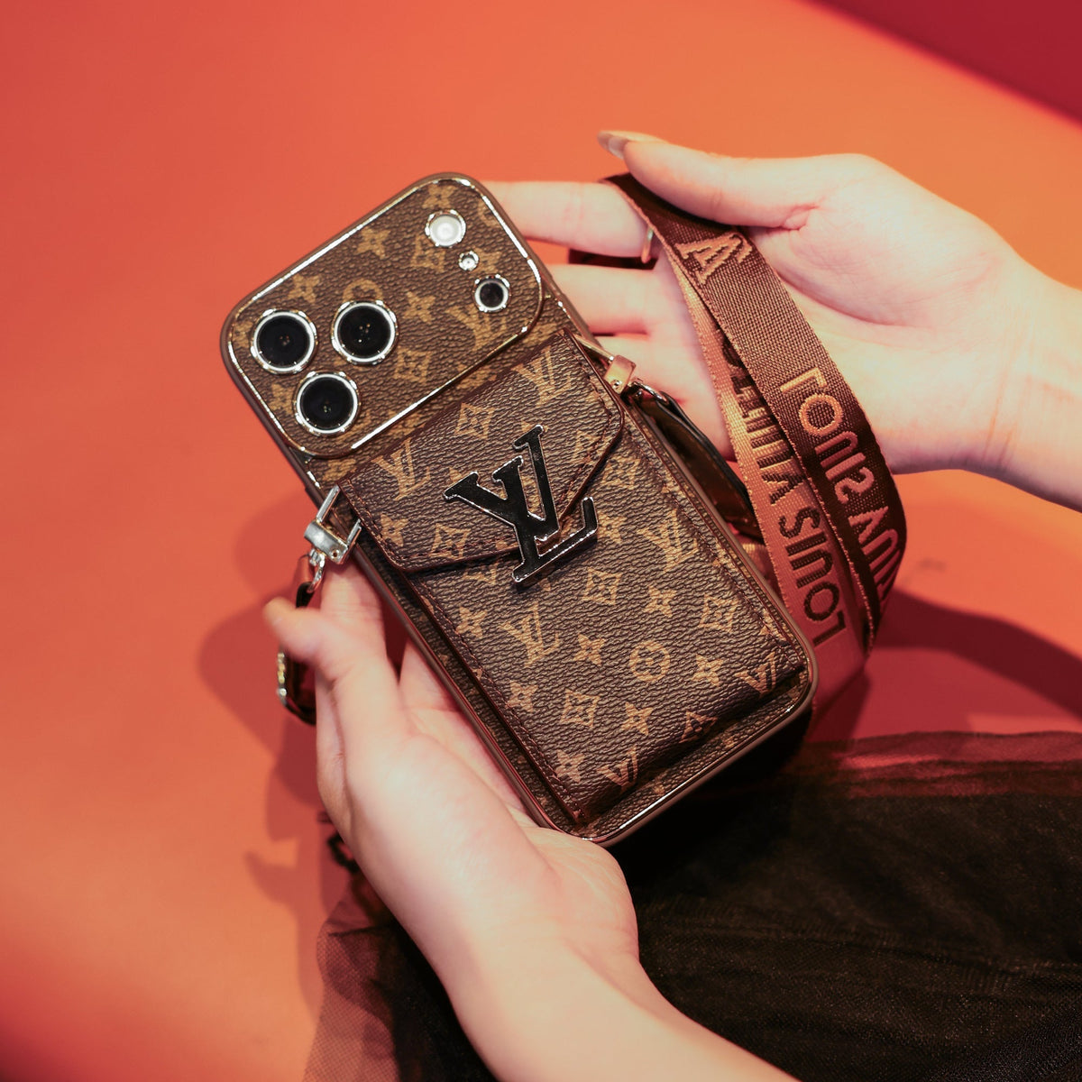 Klassische Luxus-Kartenhalter-Hülle mit Crossbody-Gurt – Ansicht 8