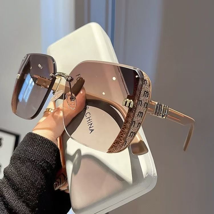 Elegante Oversize-HD-Sonnenbrille – Ansicht 1