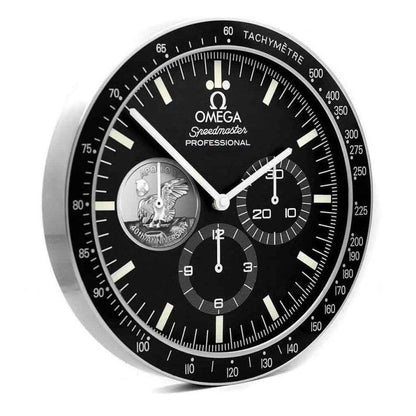 Omega Speedmaster Moonwatch Wanduhr – 40 Jahre, Silber – Ansicht 2