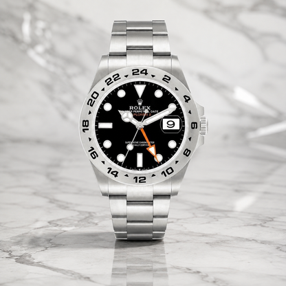 Explorer II 216570 "Black Dial" 42mm – luxuriöse Produktaufnahme