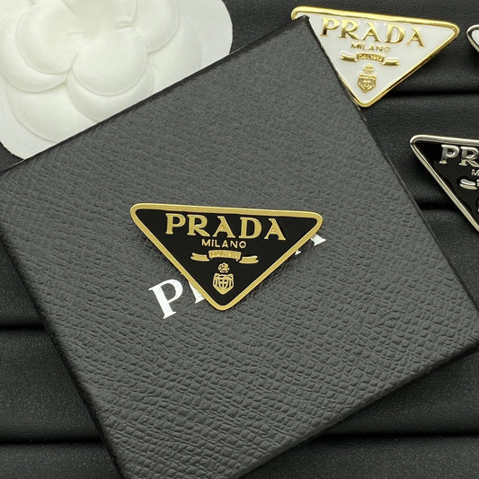Profilbild Triangle Design Girl Brosche