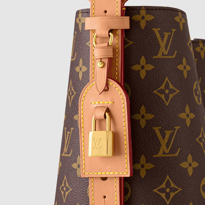 Luxuriöse Monogramm Schultertasche – Originalansicht