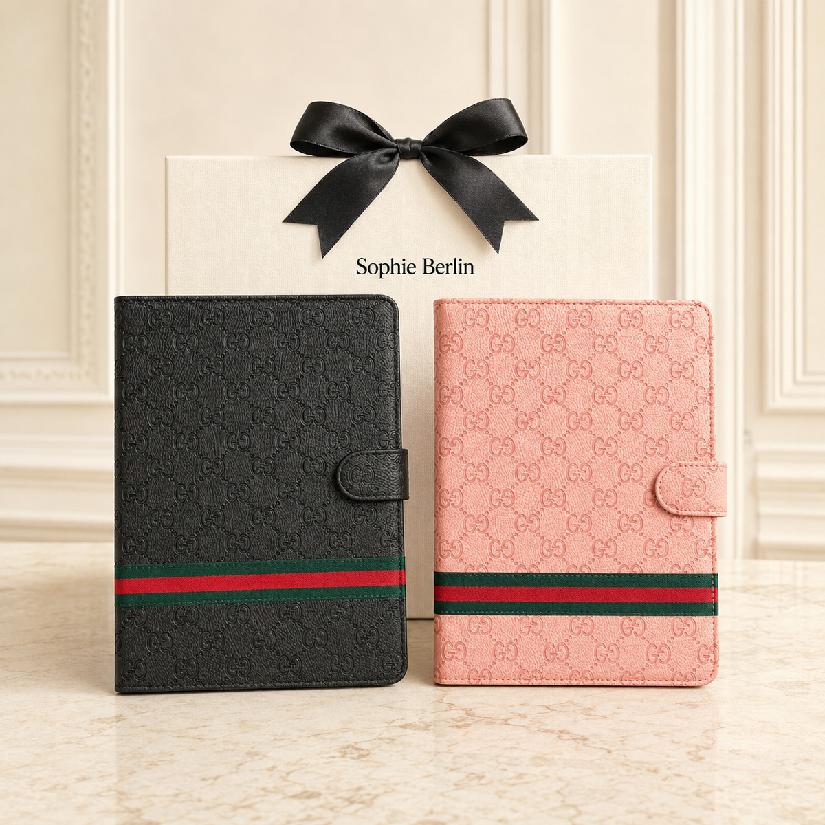 iPad-Hüllen mit Prägeoptik und Streifendetail