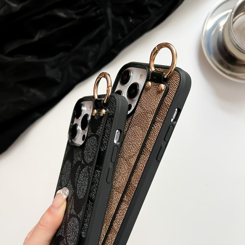 Kaffeebraune iPhone-Hülle mit praktischem Halter – Originalansicht 4