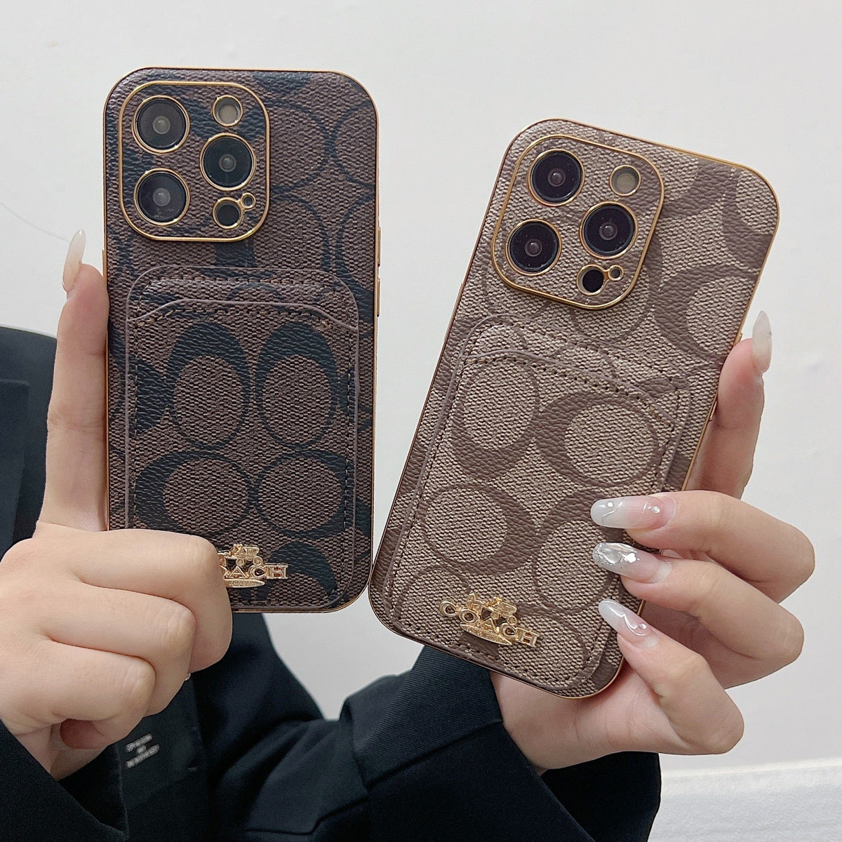 iPhone-Hülle mit Kartenhalter in warmem Kaffeebraun – Originalansicht 8