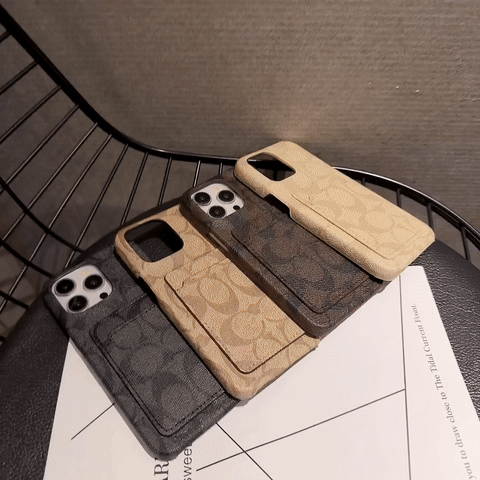 Weiße iPhone-Hülle mit elegantem Kartenfach – Originalansicht 8
