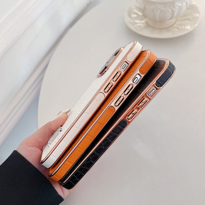 iPhone-Hülle mit roségoldenem Schmuckdetail – Originalansicht 12