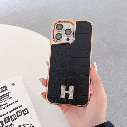 iPhone-Hülle mit roségoldenem Schmuckdetail – Originalansicht 15