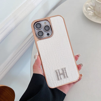 iPhone-Hülle mit roségoldenem Schmuckdetail – Originalansicht 16