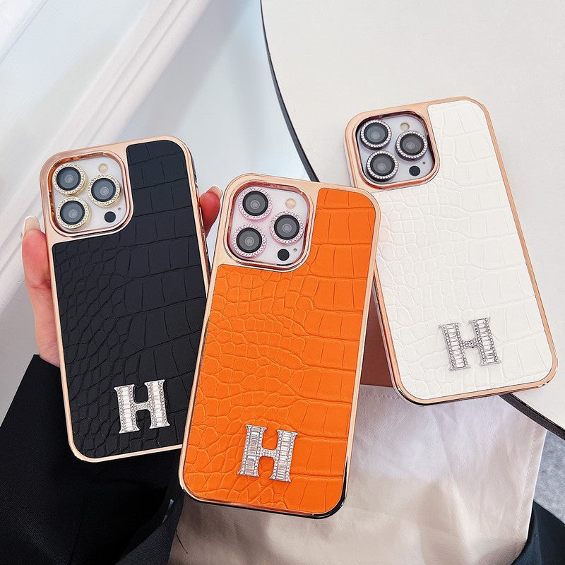 iPhone-Hülle mit roségoldenem Schmuckdetail – Originalansicht 2