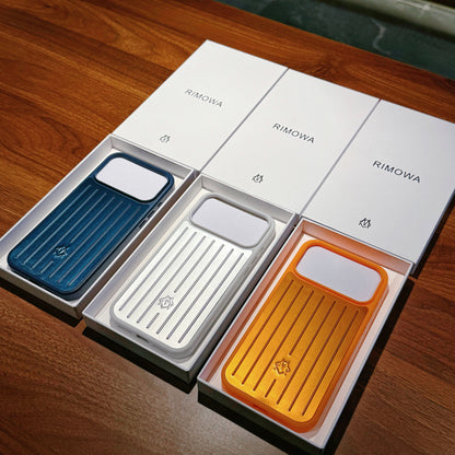Gerippte Metallic-iPhone-Hülle mit markanter Schutzkante – Originalansicht 9