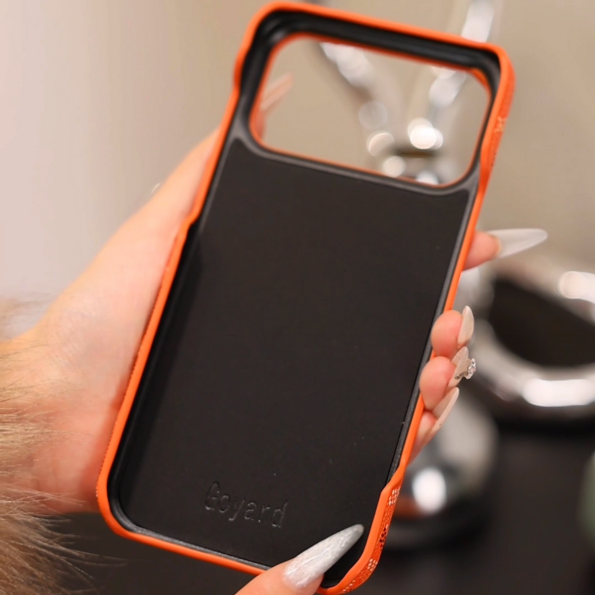Strukturierte iPhone-Hülle in leuchtendem Orange – Originalansicht 5